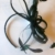 Fascinator mit Schleifenband und Feder und Strassverzierung auf dem kopfband Ref: 9067 -